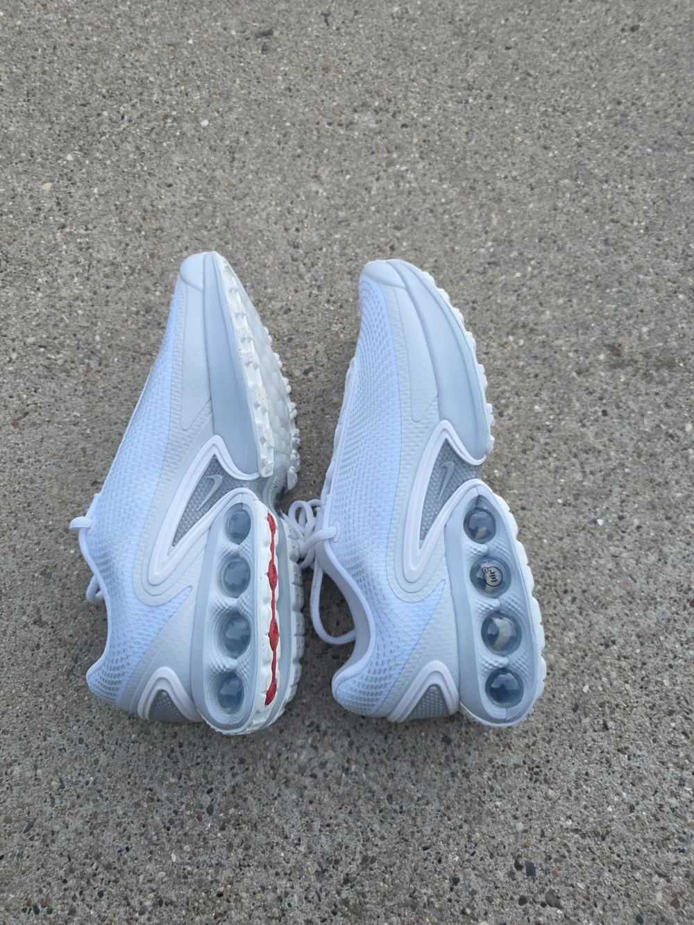 Nike Women's Air Max DN casual sneakers Size 9